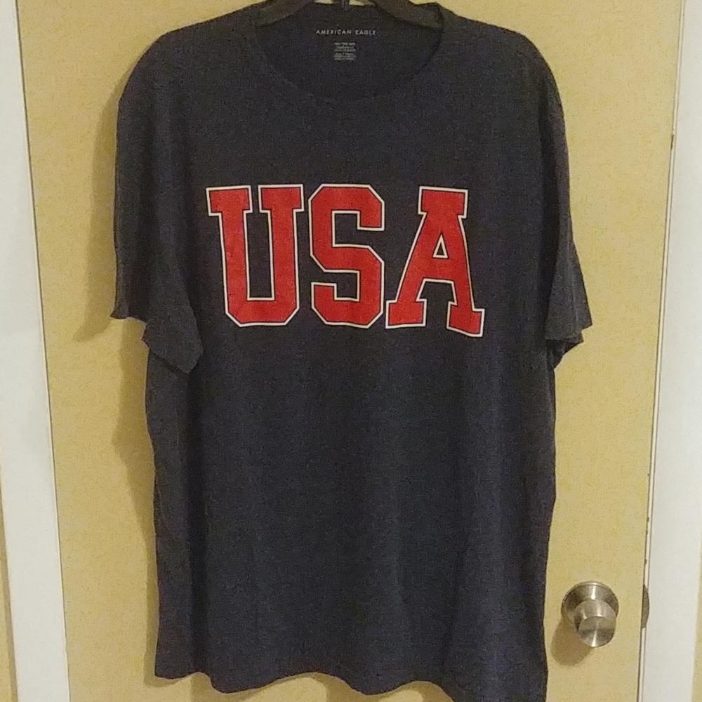 ⭐ (Buy one with star get one with star free) American Eagle USA t-shirt